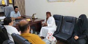 مدير عام مكتب الشؤون الاجتماعية بالمهرة يستقبل مدير جهاز محو الأمية ورئيس مؤسسة قلم للإبداع